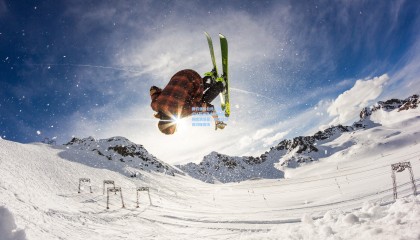 国羽强势包揽三金！2024亚洲羽毛球锦标赛圆满落幕，新生代球员闪耀赛场