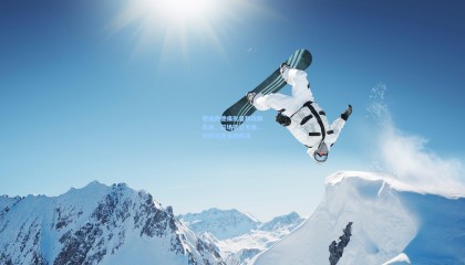 费迪南德痛批曼联攻防失据，前场孤立无援，后防如黄油般脆弱