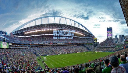 多纳鲁马坦言获曼城青睐深感荣幸 公开致谢恩里克坦诚执教之道