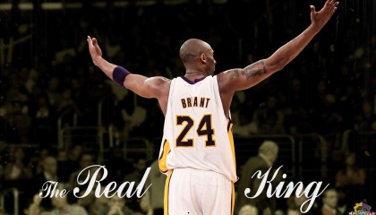 VAR再引争议！关键判罚改写比赛结局，球迷怒斥裁判‘毁掉经典对决’